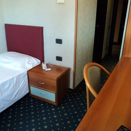 伊尔切基尼酒店 3* Pasiano Di Pordenone