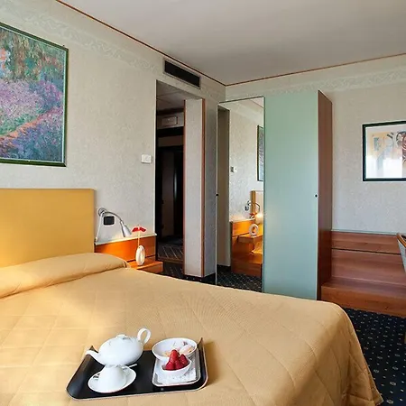 伊尔切基尼酒店