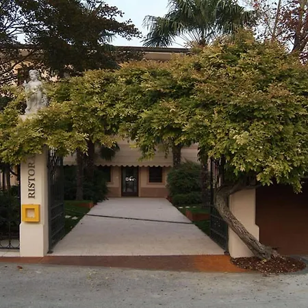 酒店 伊尔切基尼酒店 3*